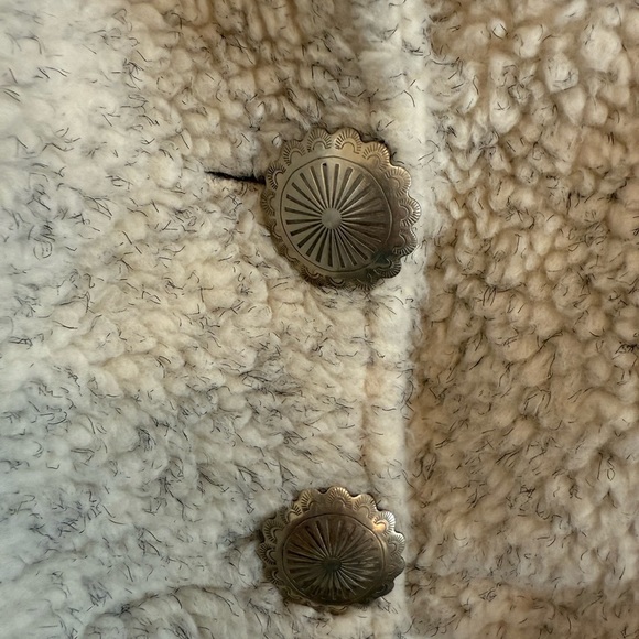 Cozy Cream Sherpa Jacket with Silver Buttons - Cropped, Cute & Comfy! Women's XL - Picture 8 of 8